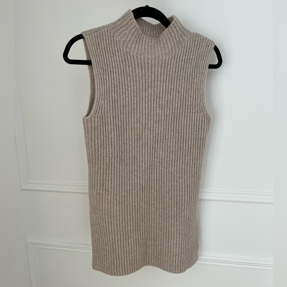 Escada Cream Ribbed Knit Mock Neck Tunic